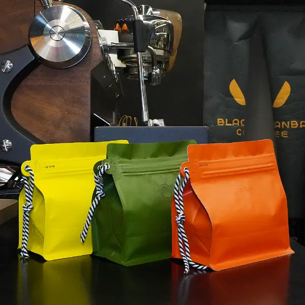 250saquinhos de café com cordão em azul e branco