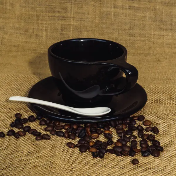 Caneca de café personalizada de cerâmica redonda com borda plana e alça, Vista frontal