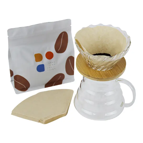 Papel filtro de café V60 em formato de leque para infusão por água abaixo