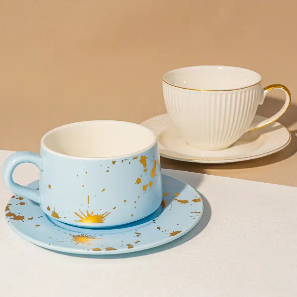 Caneca de café cerâmica de folha de ouro com pires combinando, Acabamento vidrado feito à mão