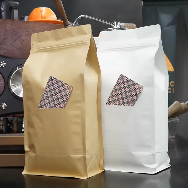 Saquinhos de papel Kraft com janela de cartão em 250g, 500g e 1kg